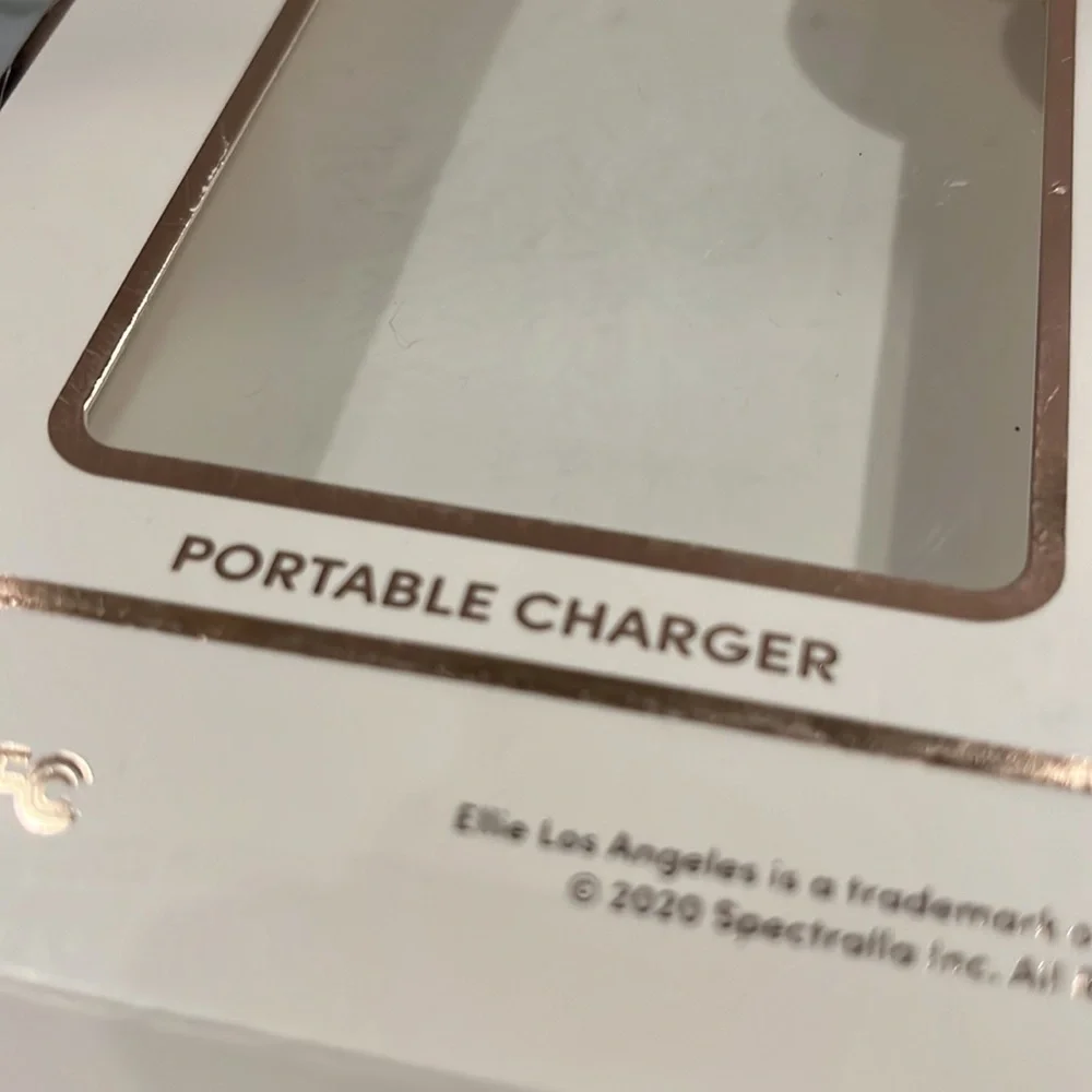 NEW Ellie portable charger leopard